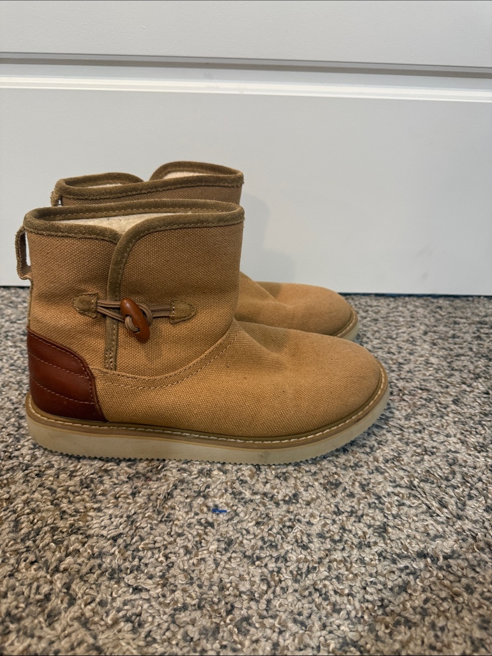 SANUK COZY VIBE SURF CHECK canvas boots size 8